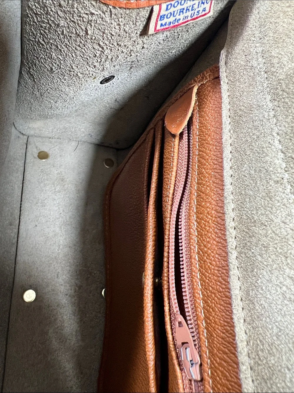 🦆 DOONEY & BOURKE ESSEX LARGE TAUPE AWL PEBBLED WITH BRITISH TAN TRIM CROSSBODY